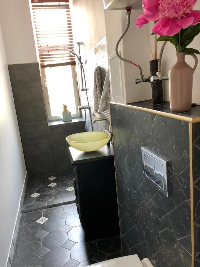 Bohemian Apartment In The Heart Of Old Ventspils City Zewnętrze zdjęcie
